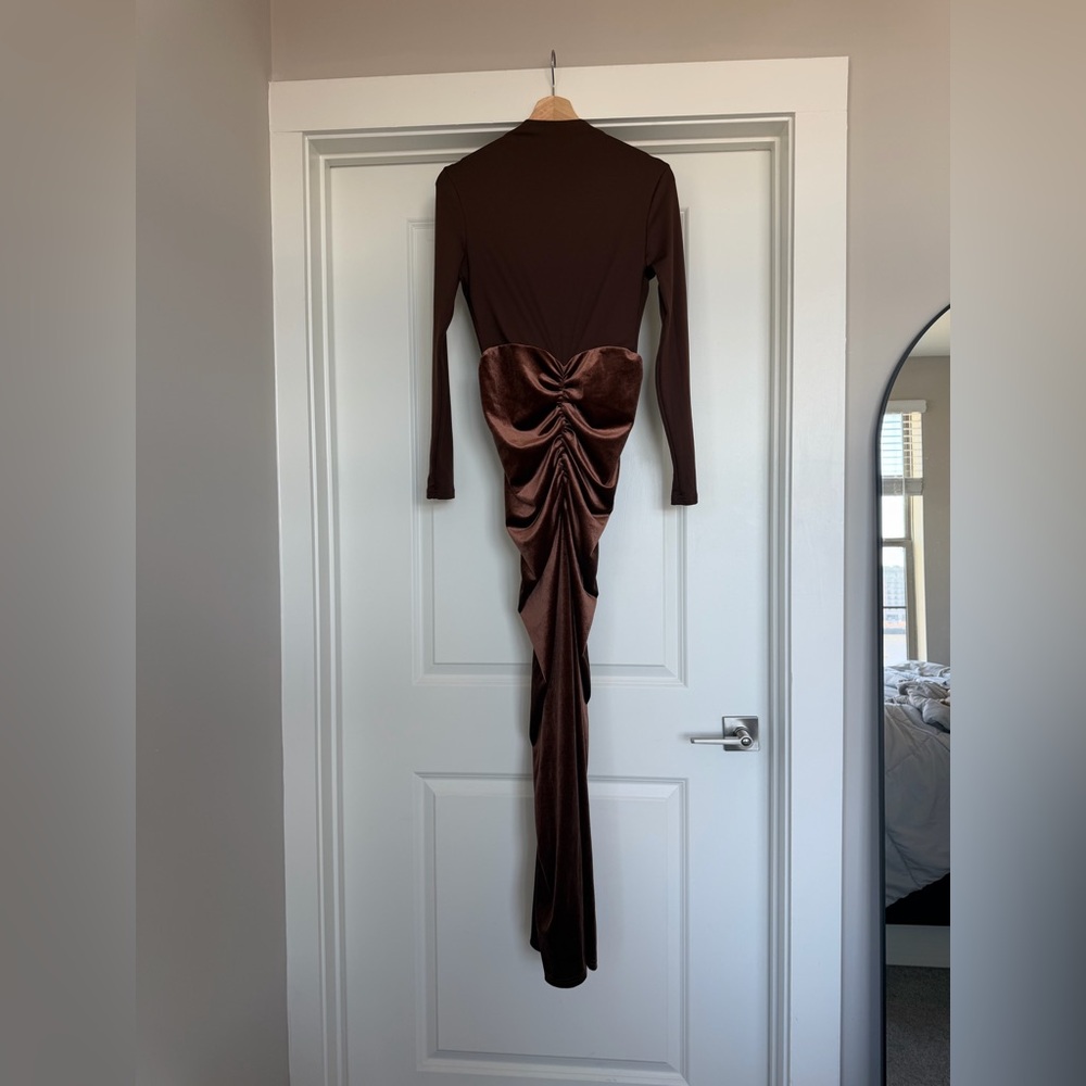 Brown Long Sleeve Ruched Velvet Maxi Dress Elegant Evening Gown Bodycon Chic - Picture 12 of 12